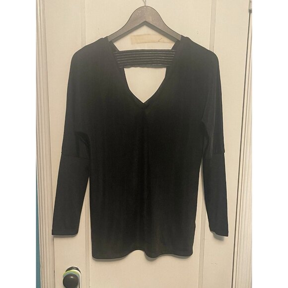 Stella & Dot  V-Neck Top Black In Color‎ - Picture 1 of 6